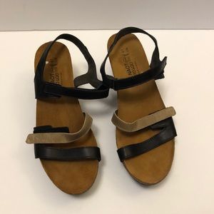 Naot NWOT sandals sz 41
